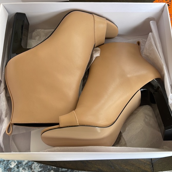 Boots - Picture 3 of 3